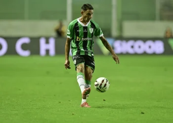 Guarani anuncia contratação de Éverton Brito