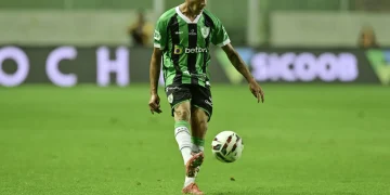 Guarani anuncia contratação de Éverton Brito
