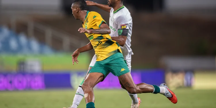 Com gol no fim, Cuiabá vence o América-MG e sobe na tabela da Série B