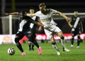 Criciúma vence Ponte Preta com gol nos acréscimos e dorme na liderança da Série B