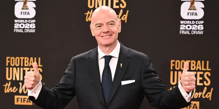 Infantino diz que FIFA vai avaliar Copa do Mundo com 64 seleções