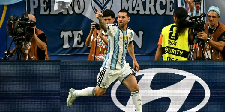Messi iguala campanha de 2022 e amplia vantagem na artilharia da Copa