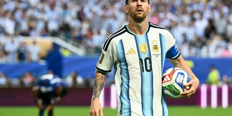 Argentina “vai competir até o fim”, garante Messi após classificação dramática