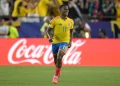Colômbia vence Gana com gol de Arias e pega a Suíça nas oitavas da Copa