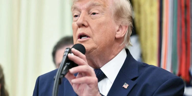Trump confirma que pediu à Fifa para revisar cartão vermelho de Balogun