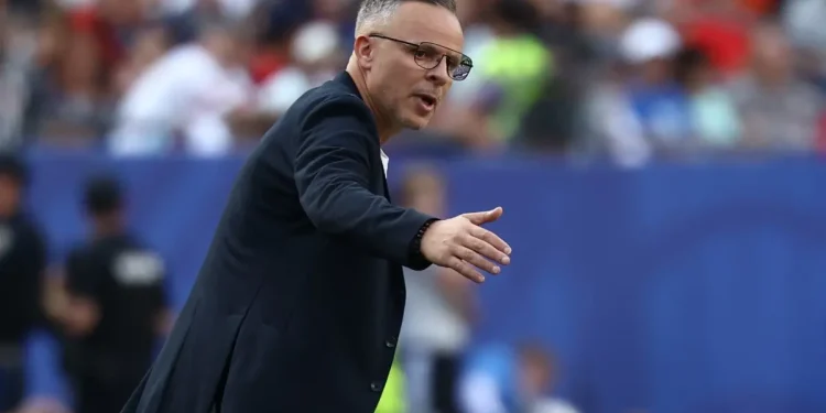 Técnico do Marrocos lamenta derrota para França, mas destaca futuro promissor