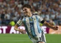 Barcelona e Arsenal duelam nos bastidores por Julian Álvarez