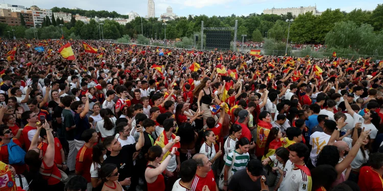 Multidão comemora em Madri classificação da Espanha para final da Copa do Mundo