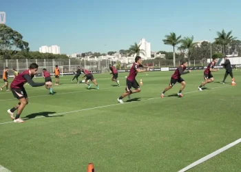 Confira imagens do último treino do Corinthians para o amistoso contra o Cascavel