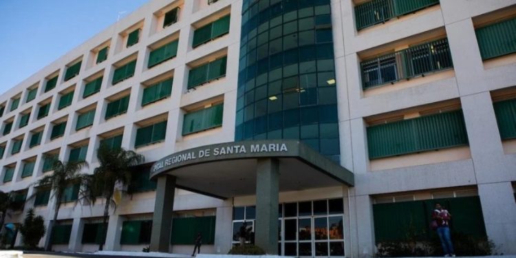 Mistério cerca intoxicação de 12 servidores em hospital público do DF