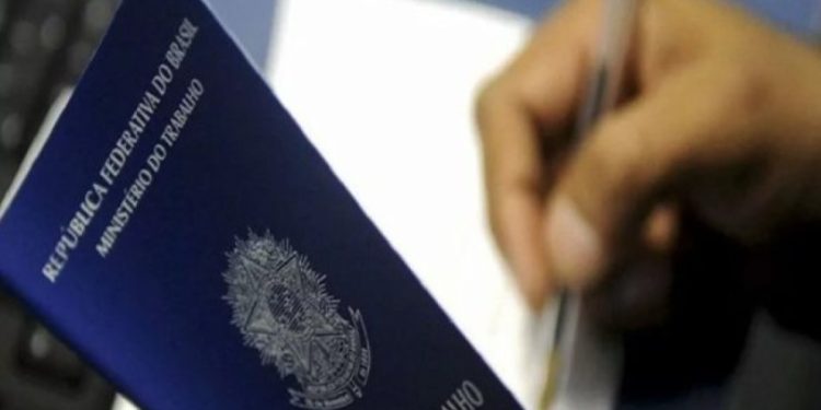 DF inicia semana com 1.371 vagas de emprego