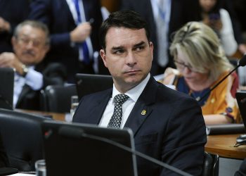 Discurso de Flávio Bolsonaro nos EUA foi só pra bolsonarista ver
