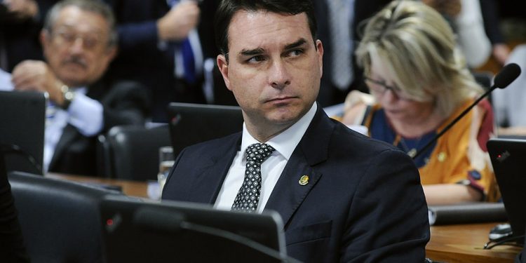 Discurso de Flávio Bolsonaro nos EUA foi só pra bolsonarista ver