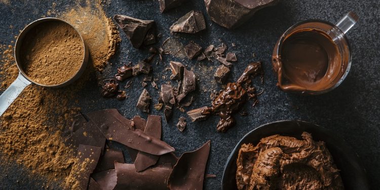 Cheiro de chocolate meio amargo aumenta saciedade e melhora treino