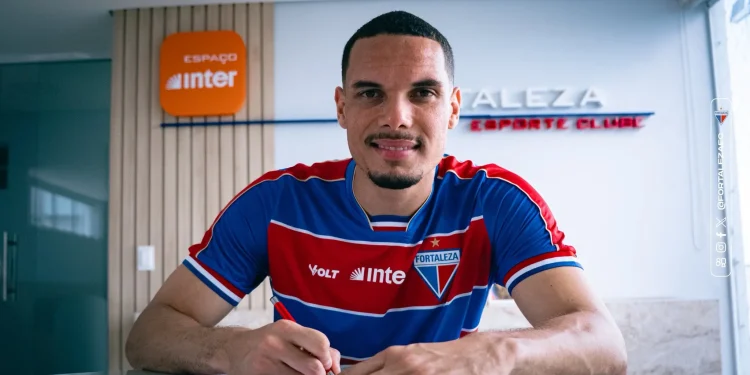 Fortaleza anuncia contratação de zagueiro do Vitória