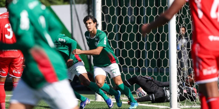Palmeiras sofre, mas busca empate com Capivariano pelo Paulista Sub-20