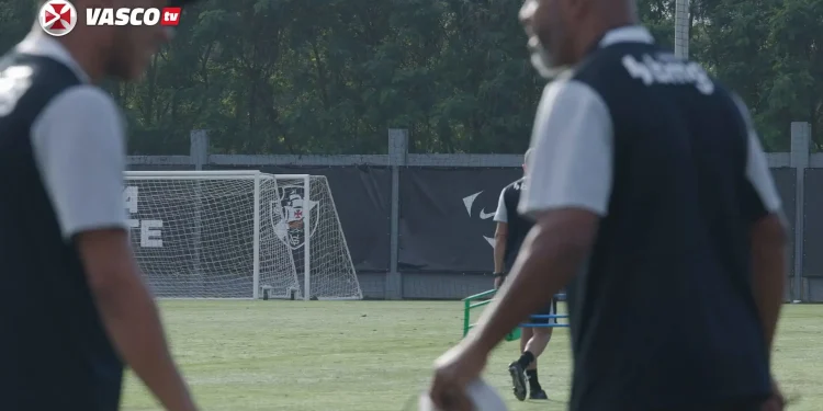 Vasco intensifica treinos a uma semana do retorno do Brasileirão