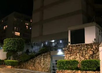 Crime em apartamento de luxo termina com mulher assassinada a facadas