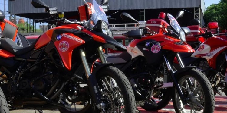 Corpo de Bombeiros do DF compra 20 motos BMW por R$ 2 milhões