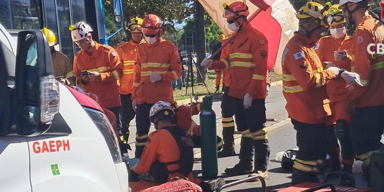 Ciclista de 49 anos morre após ser atingido por ônibus na EPTG