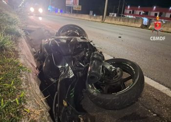 Motociclista morre após bater em mureta de proteção na BR-020