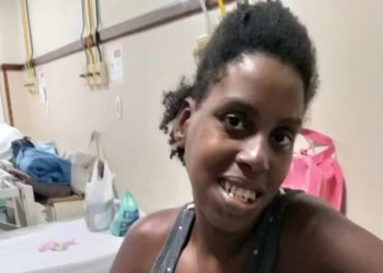 Mulher morre em troca de tiros entre facções e corpo é jogado em valão