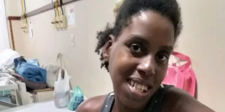 Mulher morre em troca de tiros entre facções e corpo é jogado em valão