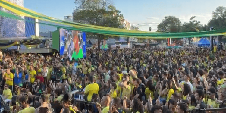 Veja reação de 5 mil torcedores aos pênaltis do Brasil em evento do DF